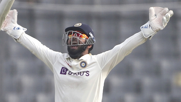 Duleep Trophy 2024 Rishabh Pant Spotted in Opposition Team Huddle Ahead of Day 4