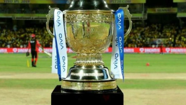 IPL 2025 Retention Live Updates in telugu List of Players Retained by SRH CSK MI SRH DC RCB LSG RR