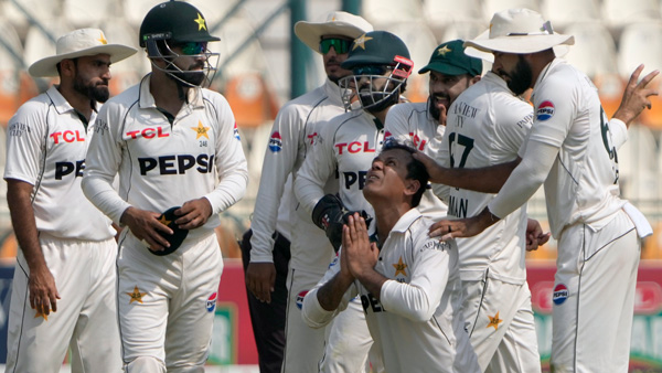 PAK vs ENG Pakistan Beat England By 9 Wickets in 3rd Test Seal Series