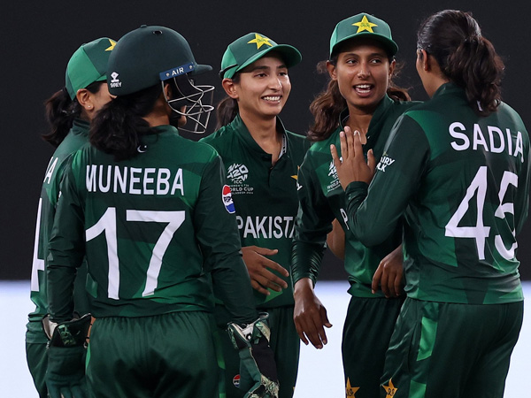 Women s T20 World Cup 2024 New Zealand Women Storm into Semis Knock India Out with 54-Run Win Over Pakistan