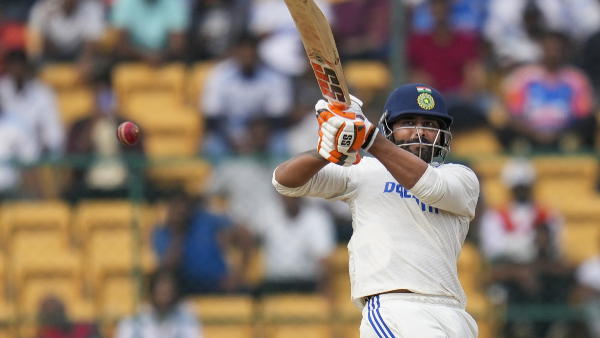 IND vs NZ Jadeja s Lucky Escape After Missed Review Follows Up with Two Big Sixes