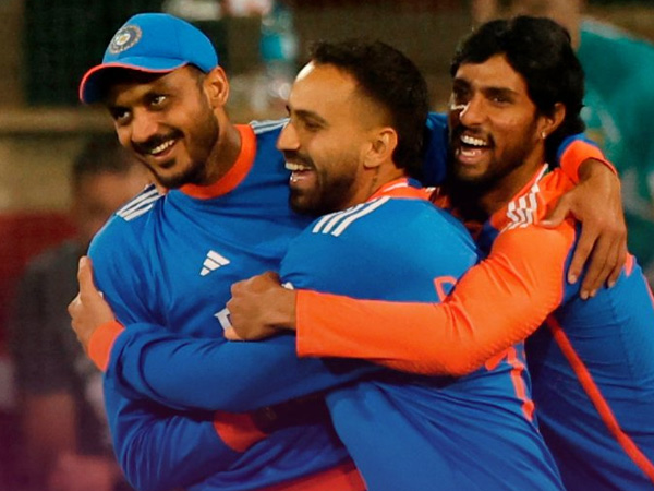 IND vs SA Axar Patel s Stunning Catch to Dismiss David Miller in 3rd T20I- Watch IND vs SA Axar Patel s Stunning Catch to Dismiss David Miller in 3rd T20I- Watch