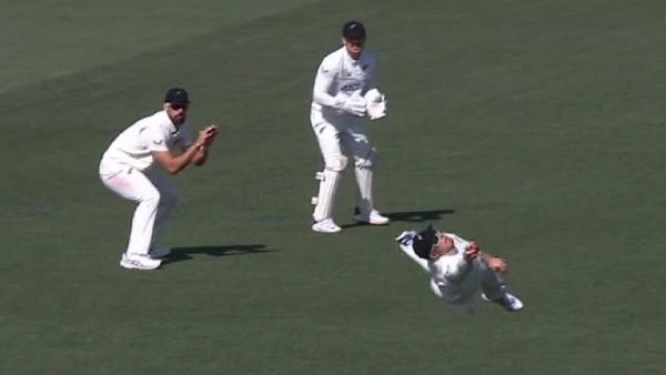 NZ vs ENG Glenn Phillips Stuns with a Spectacular One-Handed Dive to Dismiss Pope NZ vs ENG Glenn Phillips Stuns with a Spectacular One-Handed Dive to Dismiss Pope