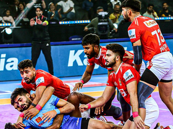 PKL 2024 Gujarat Giants Bounce Back with Dominant Win Over Bengal Warriors