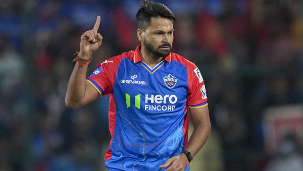 IPL auction 2025 Mukesh Kumar is back to Delhi Capitals for Rs 8 cr
