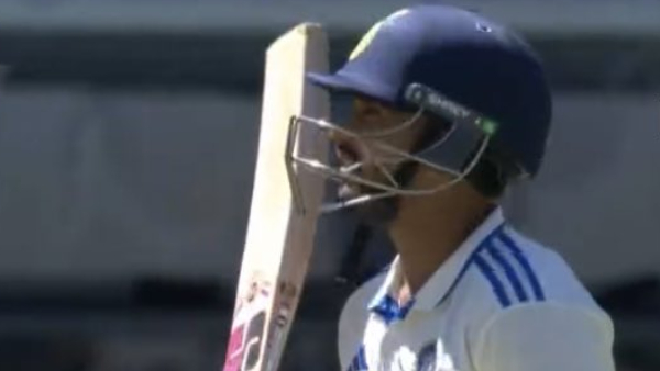 IND vs AUS Snicko Confirms Glove as Nitish Reddy Survives Strangle Appeal Australia Miss DRS Chance