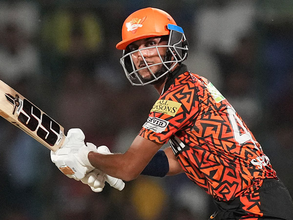 IPL 2025 RCB Eyes Former Sunrisers Hyderabad Stars Without RTM Eligibility in Mega Auction