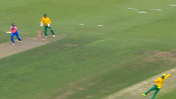 SA vs IND David Miller takes a blinder to dismiss Tilak Varma in 2nd T20I Video SA vs IND David Miller takes a blinder to dismiss Tilak Varma in 2nd T20I Video