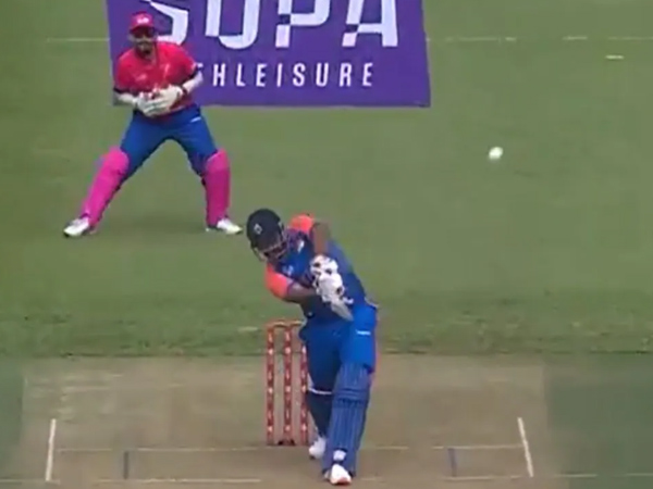 Hong Kong Sixes Stuart Binny slams 30 runs in last over against UAE Video