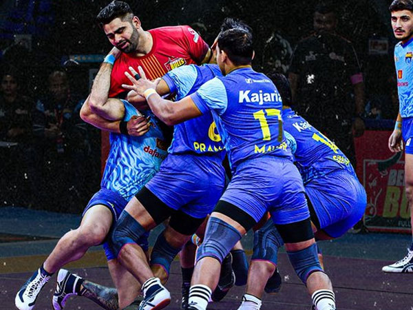 PKL 2024 Jaipur Destroys Gujarat Bengal Warriors Edge Past Bengaluru Bulls