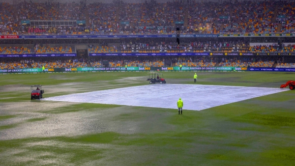 BGT 2024-Grills Grit and grog How Gabba fans turned rain into a party BGT 2024-Grills Grit and grog How Gabba fans turned rain into a party