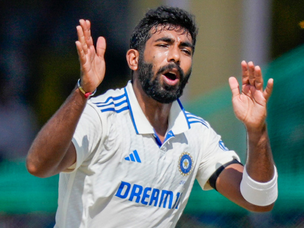 IND vs AUS Big Blow For India Jasprit Bumrah leaves the Sydney Cricket Ground with team doctor IND vs AUS Big Blow For India Jasprit Bumrah leaves the Sydney Cricket Ground with team doctor