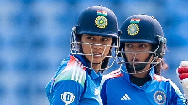 Smriti Mandhana Creates History Becomes fastest Indian woman to complete 4000 ODI runs