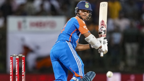 Sunil Gavaskar says he would prefer Yashasvi Jaiswal to open India s batting in the Champions Trophy