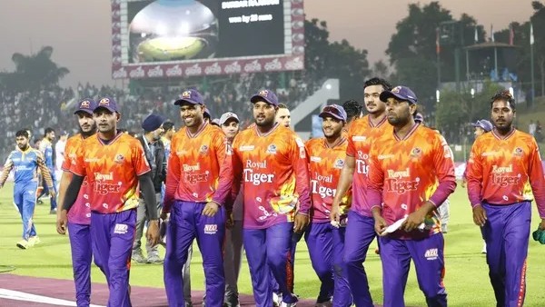 BPL franchise Bus Driver locks Players Kits for due fees in Bangladesh T20 League