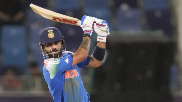 Champions trophy 2025 virat kohli Craze in pakishtan Lahore fan bike ride video goes viral