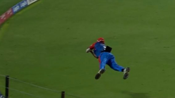 IPL 2025 Dushmantha Chameera s Spectacular Boundary Catch Shocks Fans