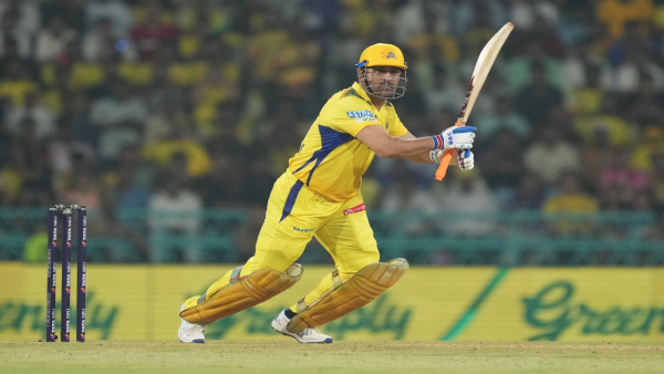 CSK VS SRH IPL 2025 MS Dhoni fails scores only 6 runs in his 400th T20 match