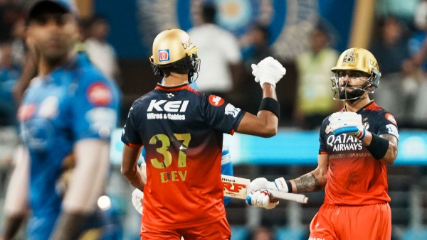 MI vs RCB IPL 2025 Virat Kohli and Rajat Patidar fifties help Bengaluru post 221 4 vs Mumbai