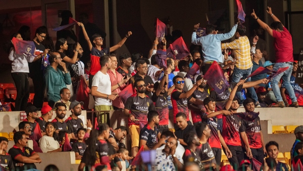 MI vs RCB IPL 2025 RCB RCB chants echoing louder than MI at Wankhede