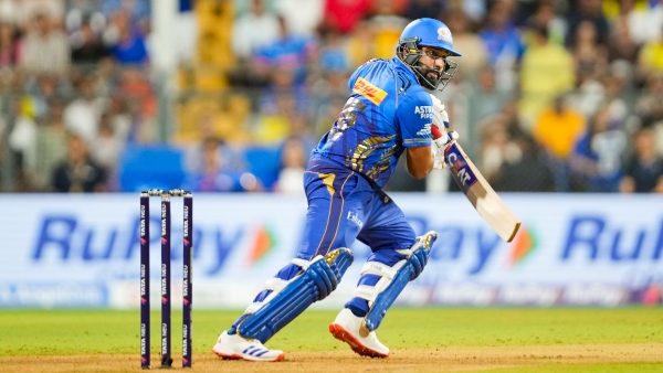 IPL 2025 The craze for Rohit Sharma at Hyderabad Video