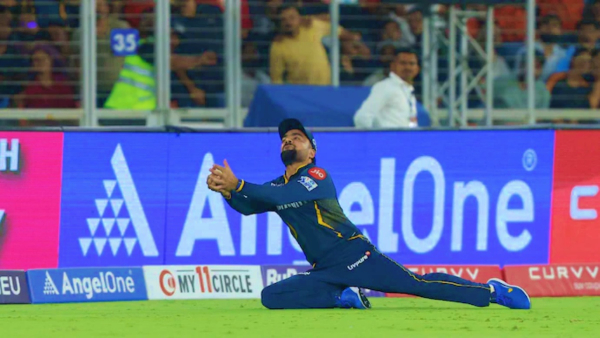 GT VS SRH Rashid Khan Stunning Catch of travis head recalls IPL 2023 super catch video goes viral