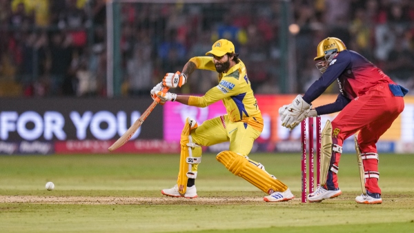 IPL 2025 Ravindra Jadeja Smashes Biggest Six during RCB vs CSK Match Video