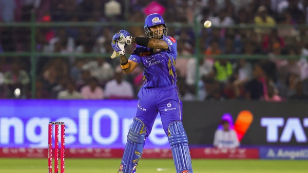 IPL 2025 Suryakumar Yadav s 72 Powers MI to 180 5 Against DC