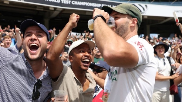Aiden Markram Drinks Beer on Field After WTC Final Win Video Goes Viral