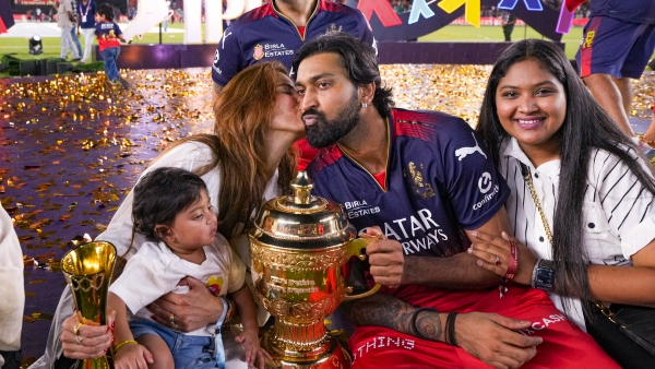 IPL 2025 Krunal Pandya Makes History First Player with Two IPL Final POTM Awards