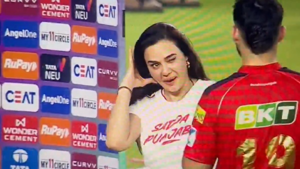 Preity Zinta Winks at Punjab Kings Player After Qualifier 2 Victory Viral Video Preity Zinta Winks at Punjab Kings Player After Qualifier 2 Victory Viral Video
