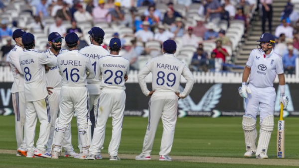 Unbelievable Incident in Lord s Test Ben Stokes Complains to Umpire Over Insect Invasion