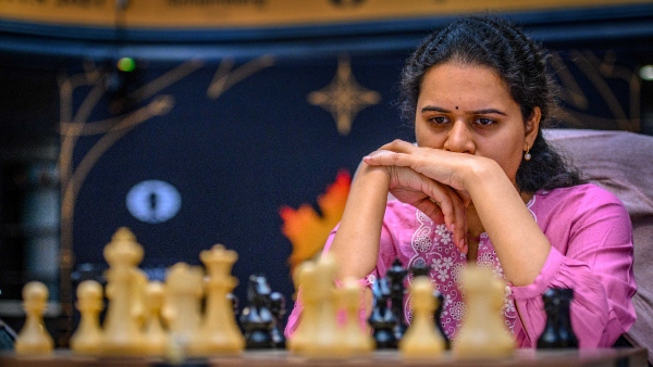 Koneru Humpy Beats Lei Tingjie Sets Up All-Indian FIDE Women s World Cup 2025 Final Against Divya Deshmukh