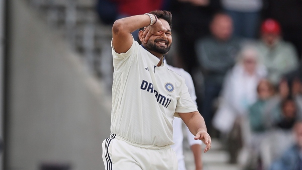 I m Not Greedy for Records Rishabh Pant s Hilarious Banter with Jamie Smith Goes Viral During IND vs ENG 2nd test