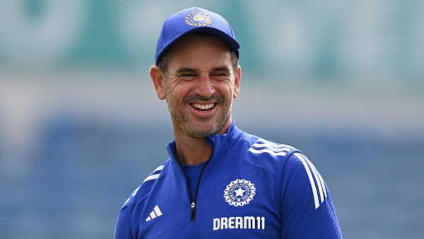 He s a Lion India Assistant Coach Ryan ten Doeschate Hails Mohammed Siraj Over Bumrah