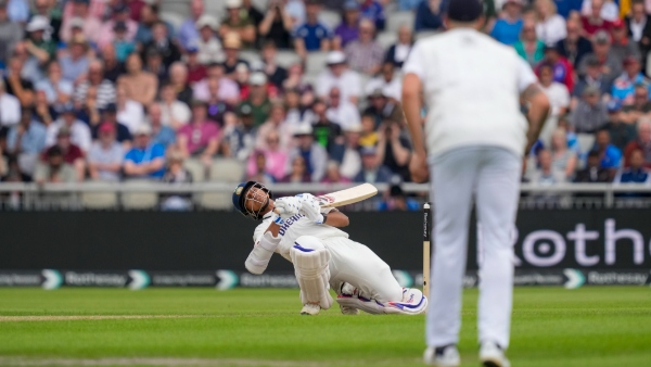 Yashasvi Jaiswal Smashes Lucky Boundary Off Jofra Archer in ENG vs IND 4th Test