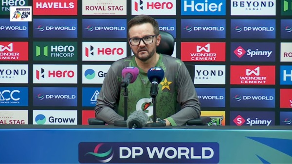Pakistan Coach Mike Hesson Fires Up Team Ahead of IND vs PAK Asia Cup Final