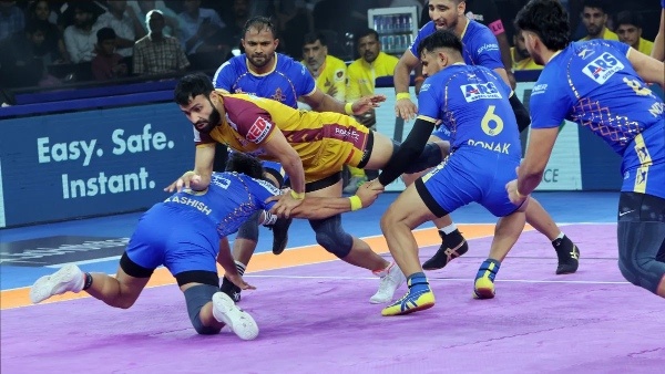 PKL 2025 Telugu Titans Beat Tamil Thalaivas Haryana Steelers Stun Puneri Paltan in Jaipur Thrillers