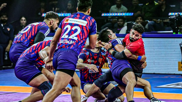 PKL 2025 Dabang Delhi and Jaipur Pink Panthers Clinch Thrilling Wins