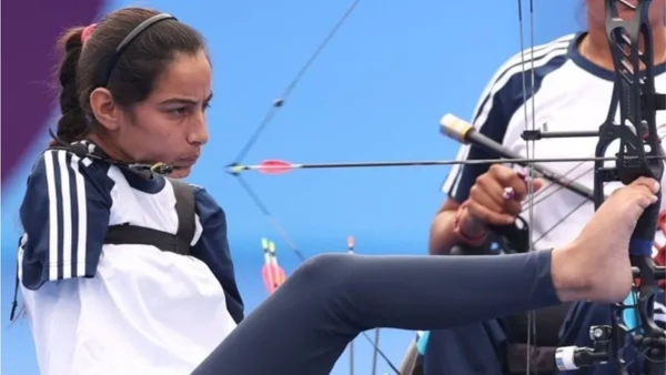 Armless Archer Sheetal Devi Creates History Becomes World Para Archery Champion at 18