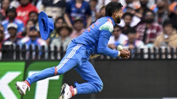 Big Blow for Team India Shreyas Iyer Injured During Sydney ODI Ruled Out for Three Weeks