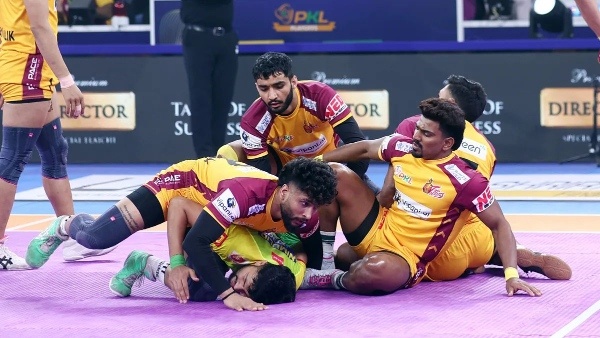 Telugu Titans Defeat Patna Pirates 46-39 to Enter Qualifier 2 in Pro Kabaddi League