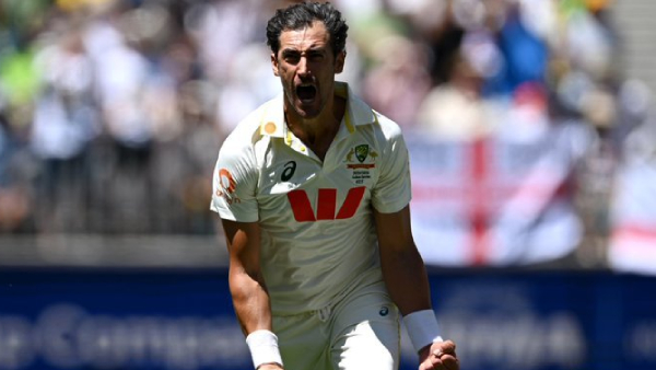 Ashes 2025 Begins with a Big Shock for England Mitchell Starc Strikes Early with Triple Blow