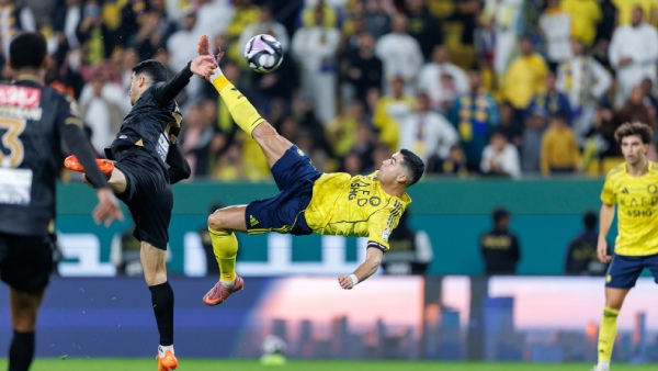 Cristiano Ronaldo Makes History with Stunning Bicycle Kick Goal for Al Nassr
