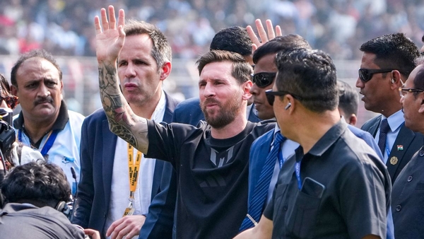 Mamata Banerjee Apologises to Lionel Messi After Fan Chaos at Kolkata s Salt Lake