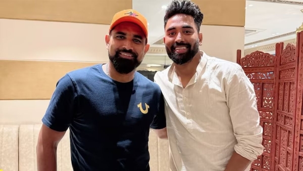 Mohammed Siraj Treats Shami Akash Deep and Mukesh Kumar to a Special Gathering at His Restaurant