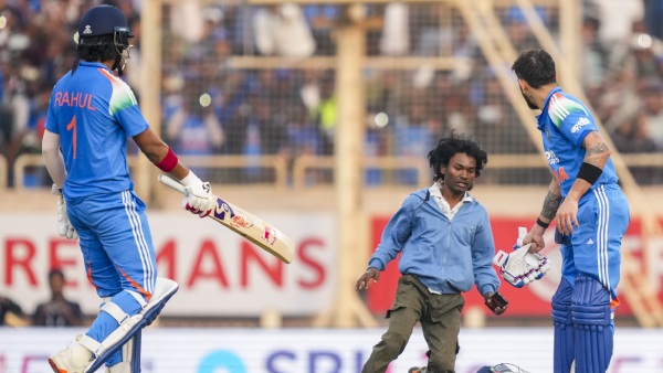 Sunil Gavaskar Praises Virat Kohli After Record-Breaking 52nd ODI Century Sunil Gavaskar Praises Virat Kohli After Record-Breaking 52nd ODI Century