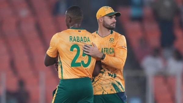 Netizens Hail Aiden Markram Bold Call to Trust Keshav Maharaj in Thrilling Double Super Over