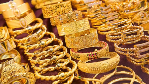 gold price prediction gold price forecast gold prices today gold price crash will gold prices fall gold market outlook gold investment 2026 gold rate today India gold price analysis gold vs interest rates gold safe haven gold buying opportunity MCX gold prices global gold market