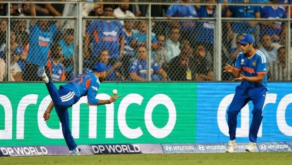 Axar Patel Pulls Off Sensational Relay Catch to Dismiss Will Jacks in T20 WC 2026 Semi-Final